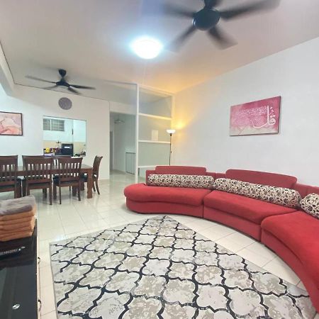 Homestay Juta Mines Seri Kembangan Balakong Serdang Lama Esterno foto