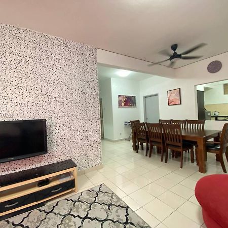 Homestay Juta Mines Seri Kembangan Balakong Serdang Lama Esterno foto