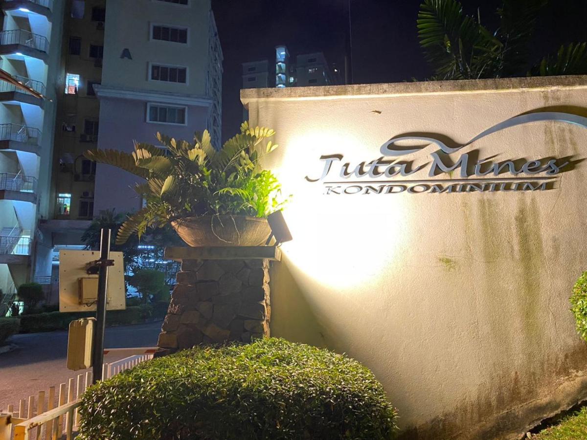 Homestay Juta Mines Seri Kembangan Balakong Serdang Lama Esterno foto