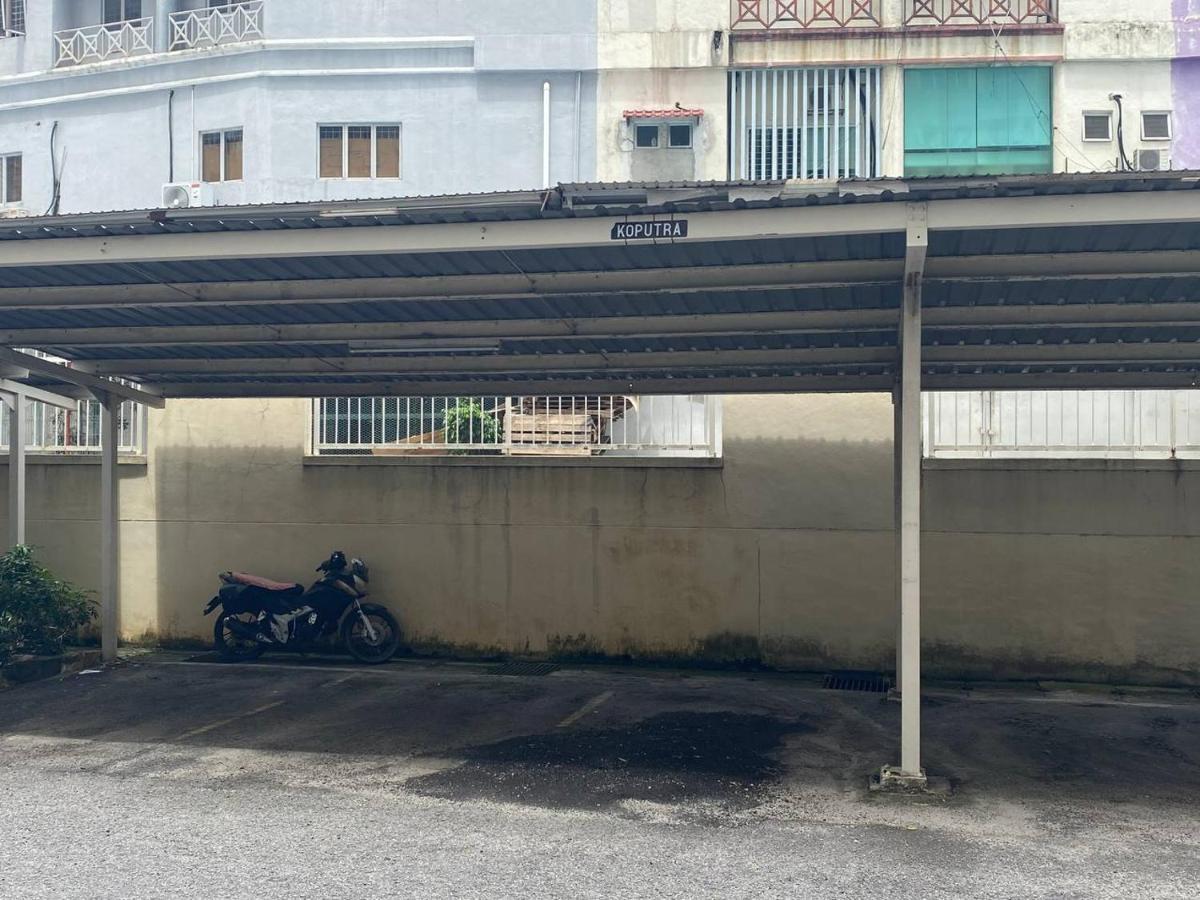 Homestay Juta Mines Seri Kembangan Balakong Serdang Lama Esterno foto