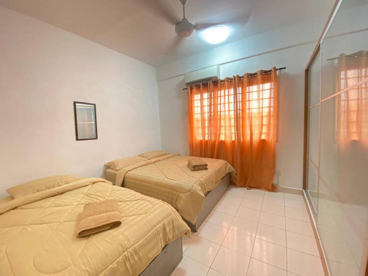 Homestay Juta Mines Seri Kembangan Balakong Serdang Lama Esterno foto