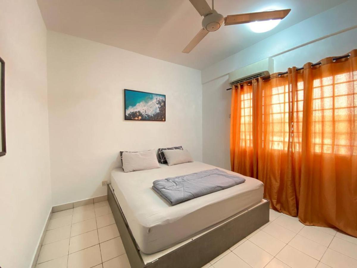 Homestay Juta Mines Seri Kembangan Balakong Serdang Lama Esterno foto