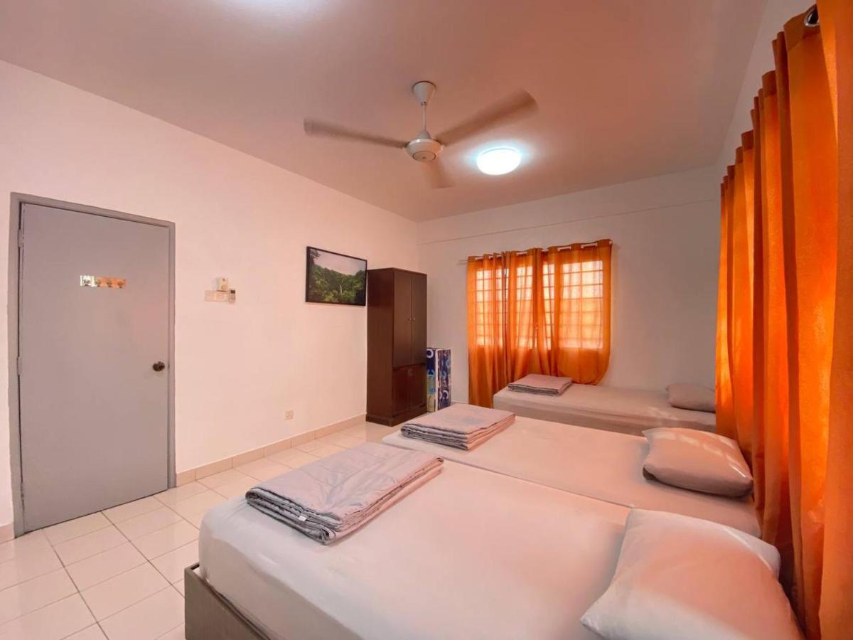 Homestay Juta Mines Seri Kembangan Balakong Serdang Lama Esterno foto